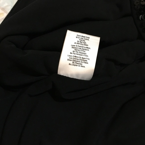 DKNYC Block short , shiny sequence , black skirt, zipper on the side - Picture 11 of 11